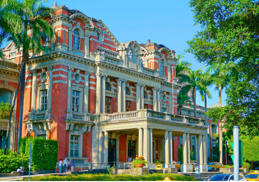 Đại học Quốc gia Đài Loan là ngôi trường danh giá top đầu Đài Loan về chất lượng giảng dạy, cơ sở vật chất, đây cũng là nơi sản sinh ra nhiều nhân tài kiệt xuất