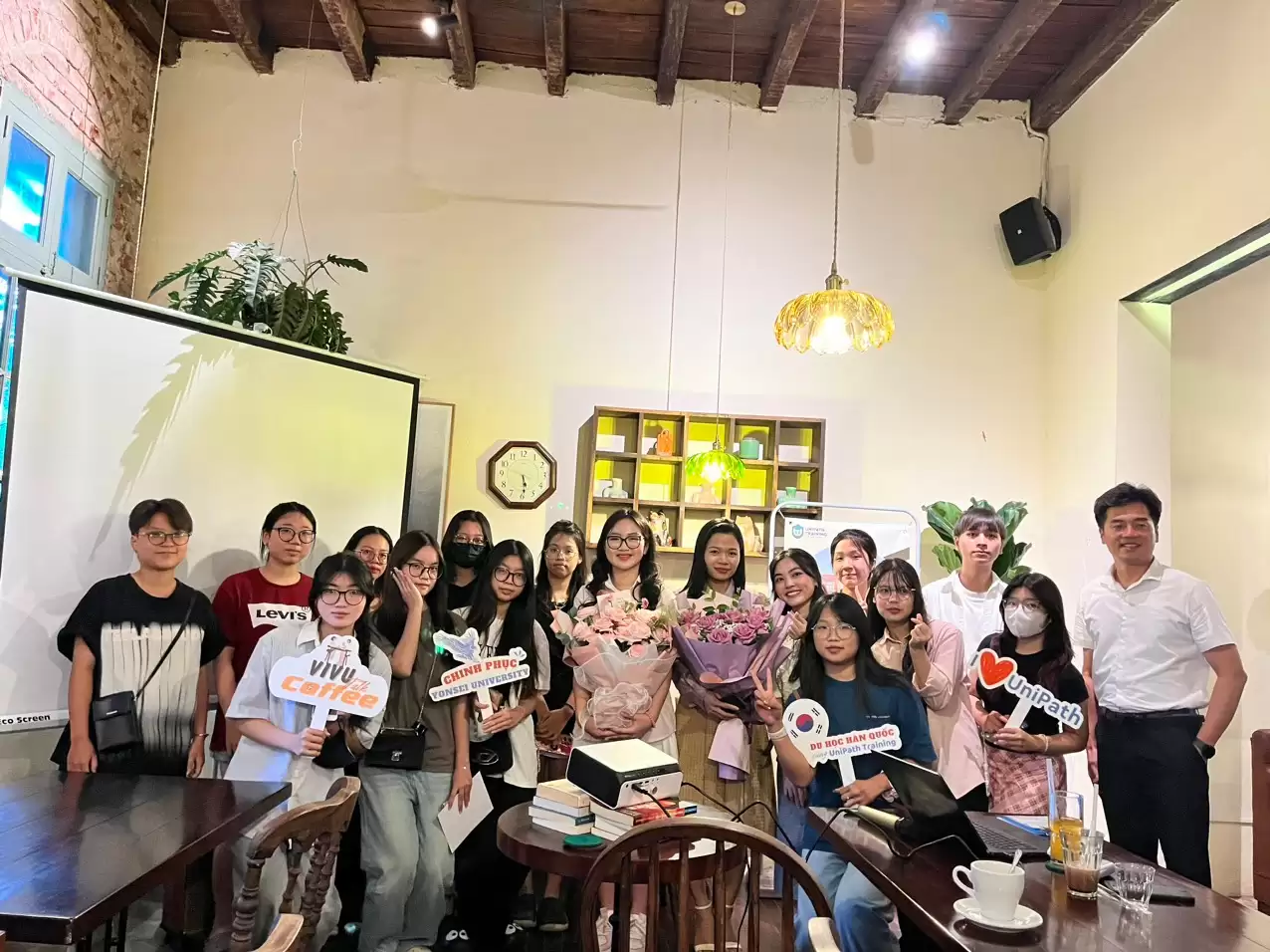 [𝐑𝐄𝐂𝐀𝐏: Hội Thảo Du Học Hàn Quốc - VIVU COFFEE TALK]
